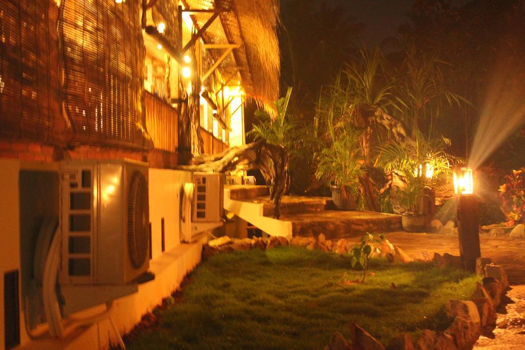 Ary'S Lagoon Bungalow & Hotel Karimunjawa Zewnętrze zdjęcie