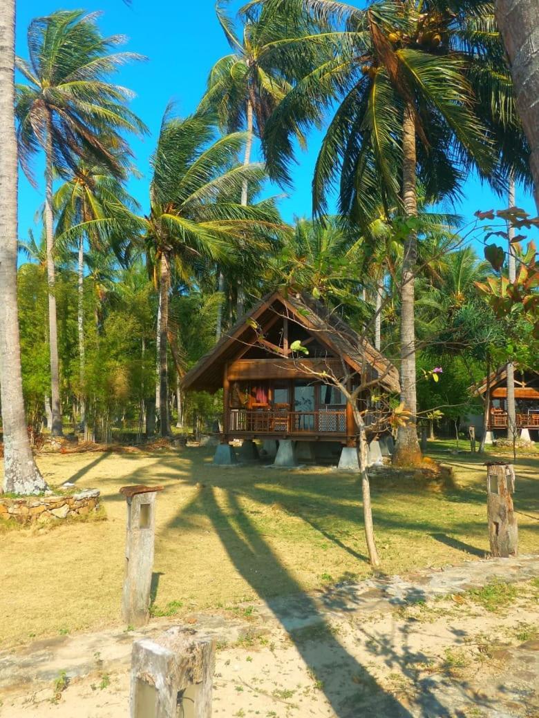 Ary'S Lagoon Bungalow & Hotel Karimunjawa Zewnętrze zdjęcie